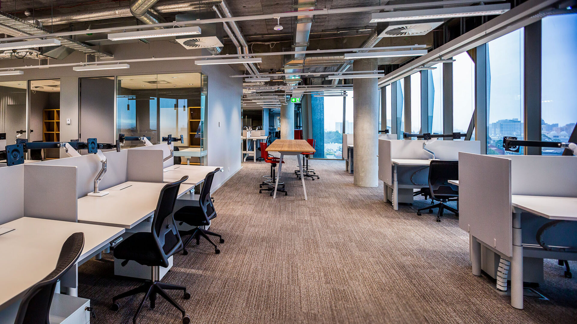 Large Office 1 19x9